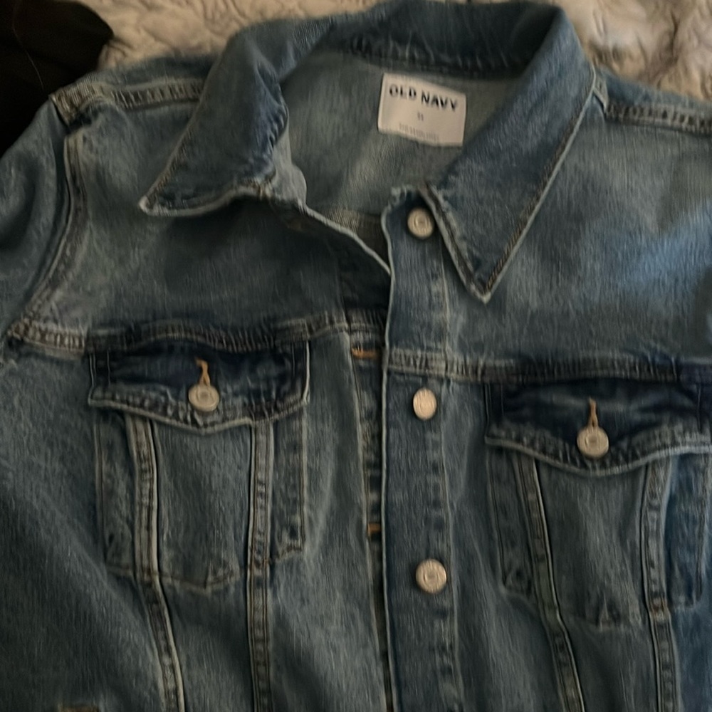 Jean jacket. Old Navy 2x only worn 2 times.